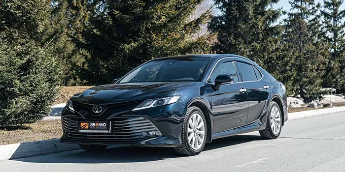 Toyota Camry XV70 (синий) в аренду