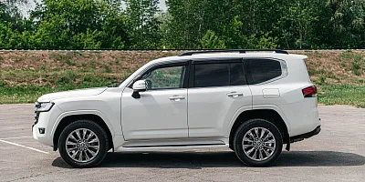 Toyota Land Cruiser 300 в аренду
