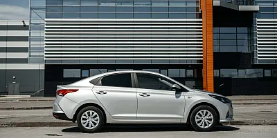 Hyundai Solaris (серый) в аренду