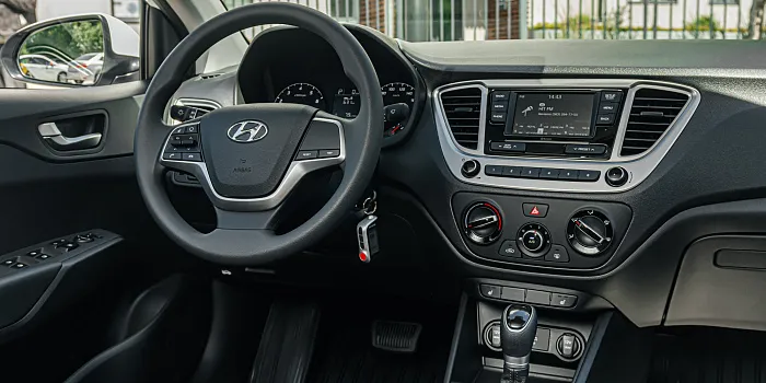 Hyundai Solaris (передний привод) Hyundai Solaris (передний привод)