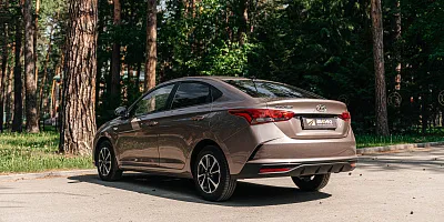 Hyundai Solaris (коричневый)  в аренду