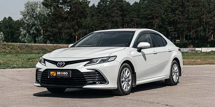 Toyota Camry XV70 rest (белый) в аренду