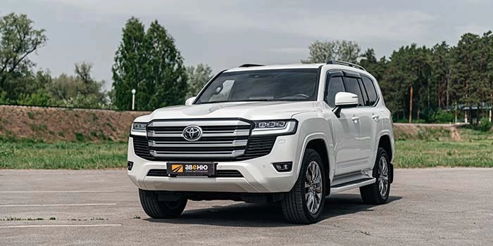 Toyota Land Cruiser 300 в аренду